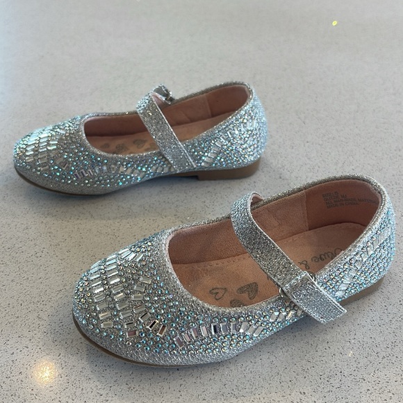 Olive and Edie Silver Shimmer Rhinestone Flats Shoes Toddler Size 5 - Picture 4 of 9